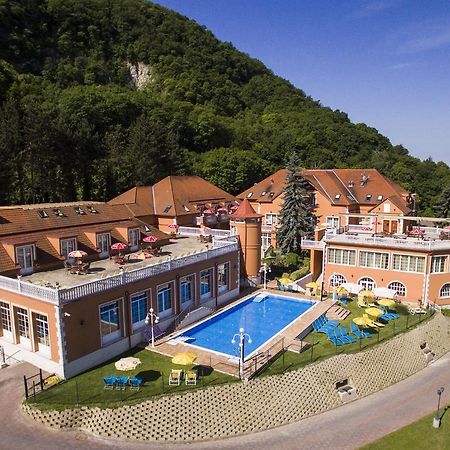 Hotel Bellevue Esztergom Luaran gambar