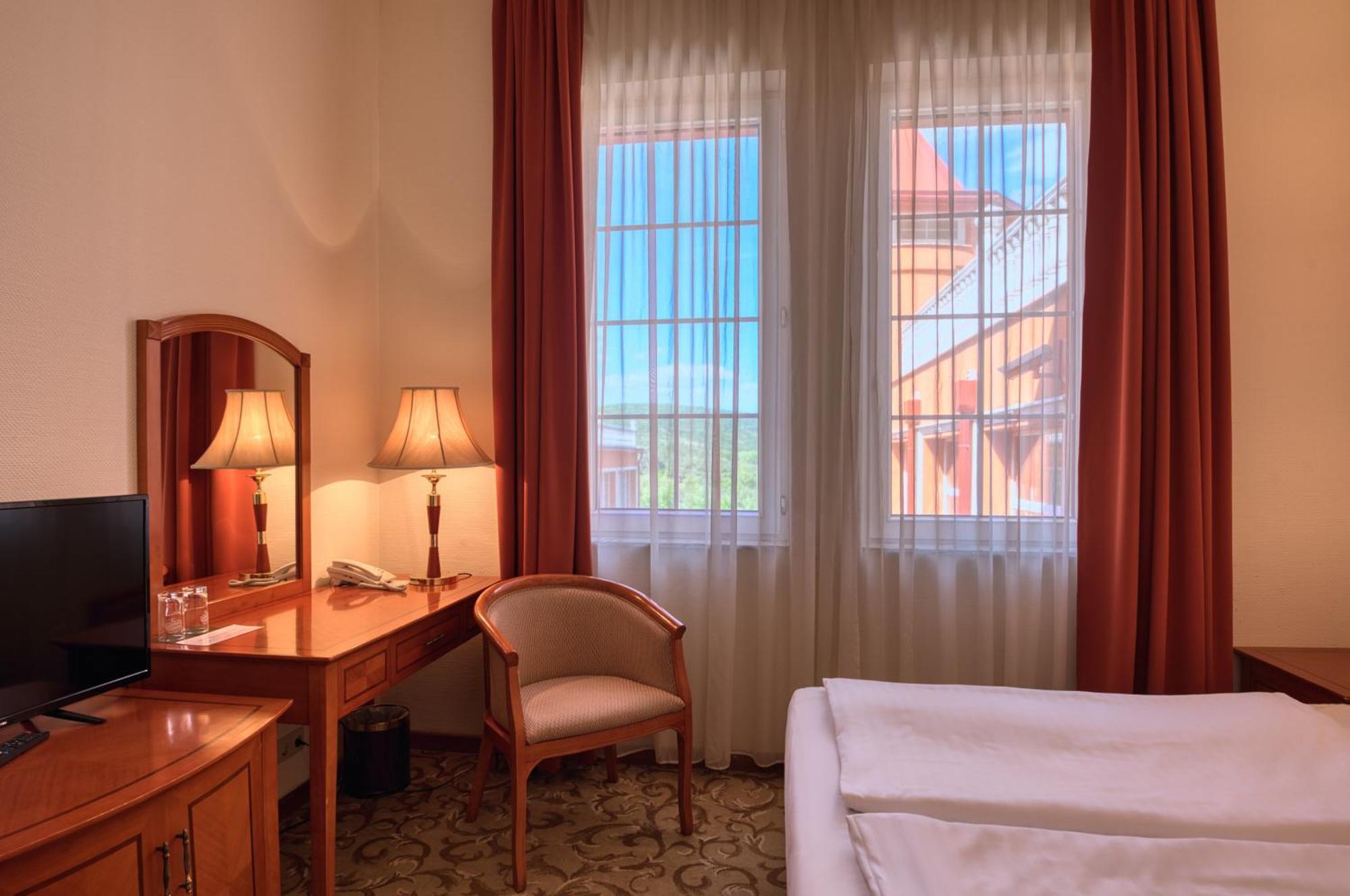 Hotel Bellevue Esztergom Luaran gambar