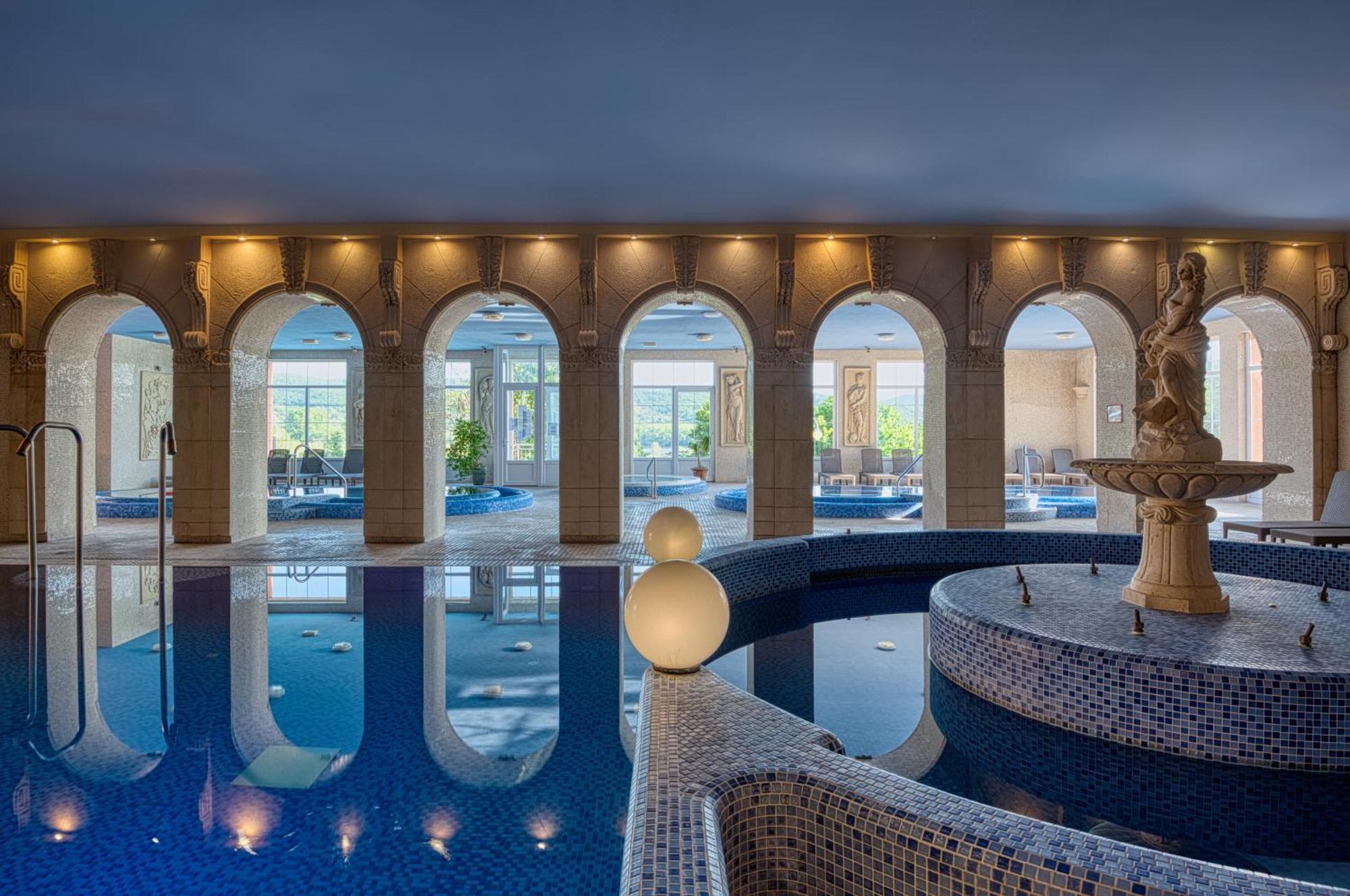Hotel Bellevue Esztergom Luaran gambar