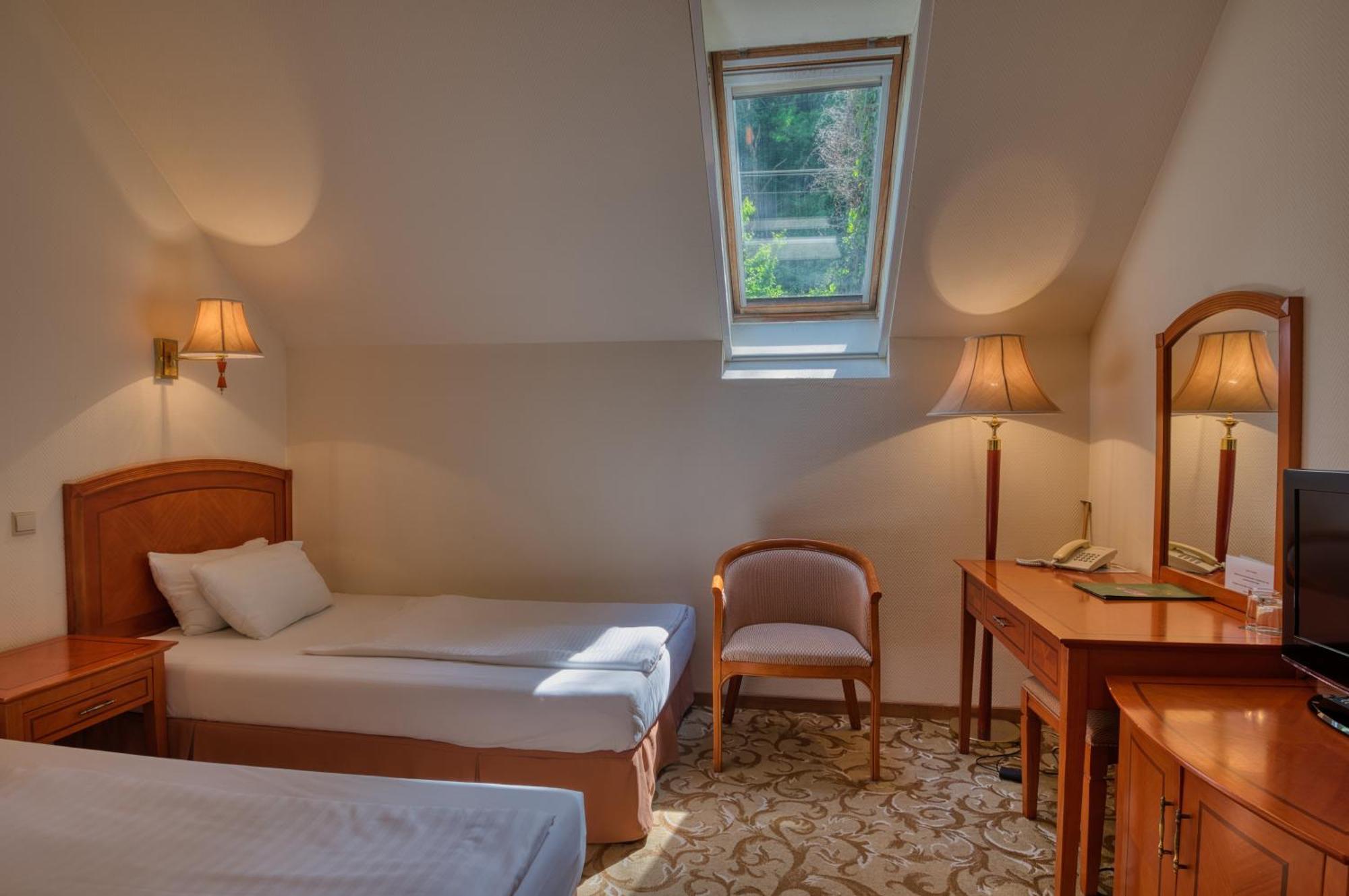 Hotel Bellevue Esztergom Bilik gambar