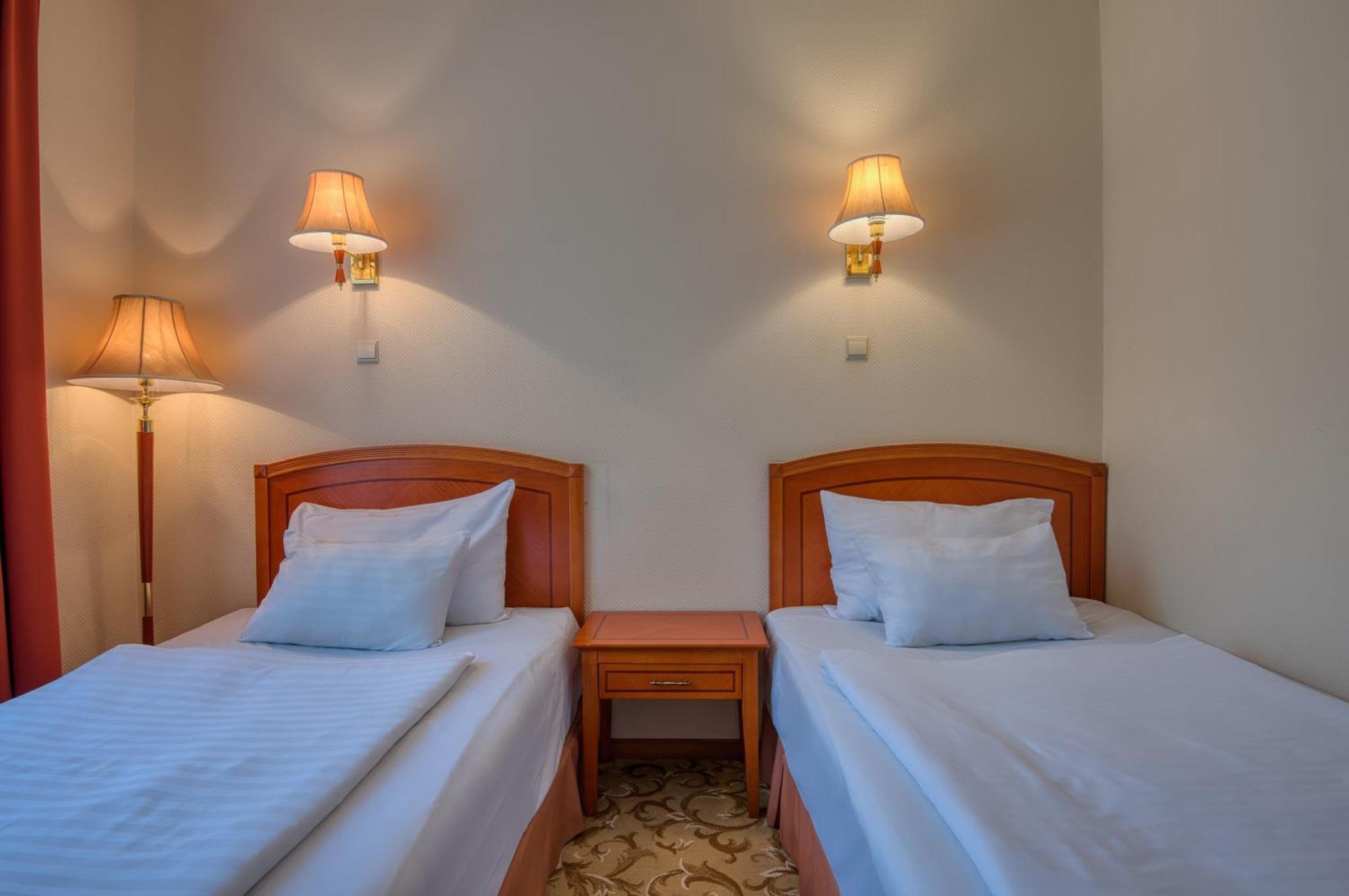 Hotel Bellevue Esztergom Bilik gambar