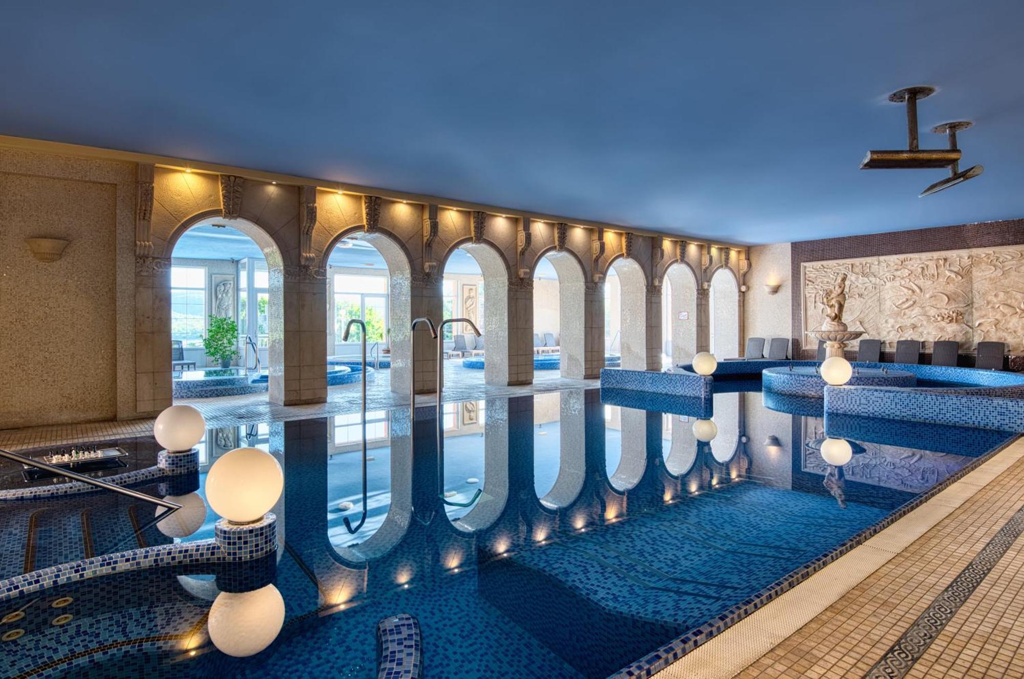 Hotel Bellevue Esztergom Luaran gambar