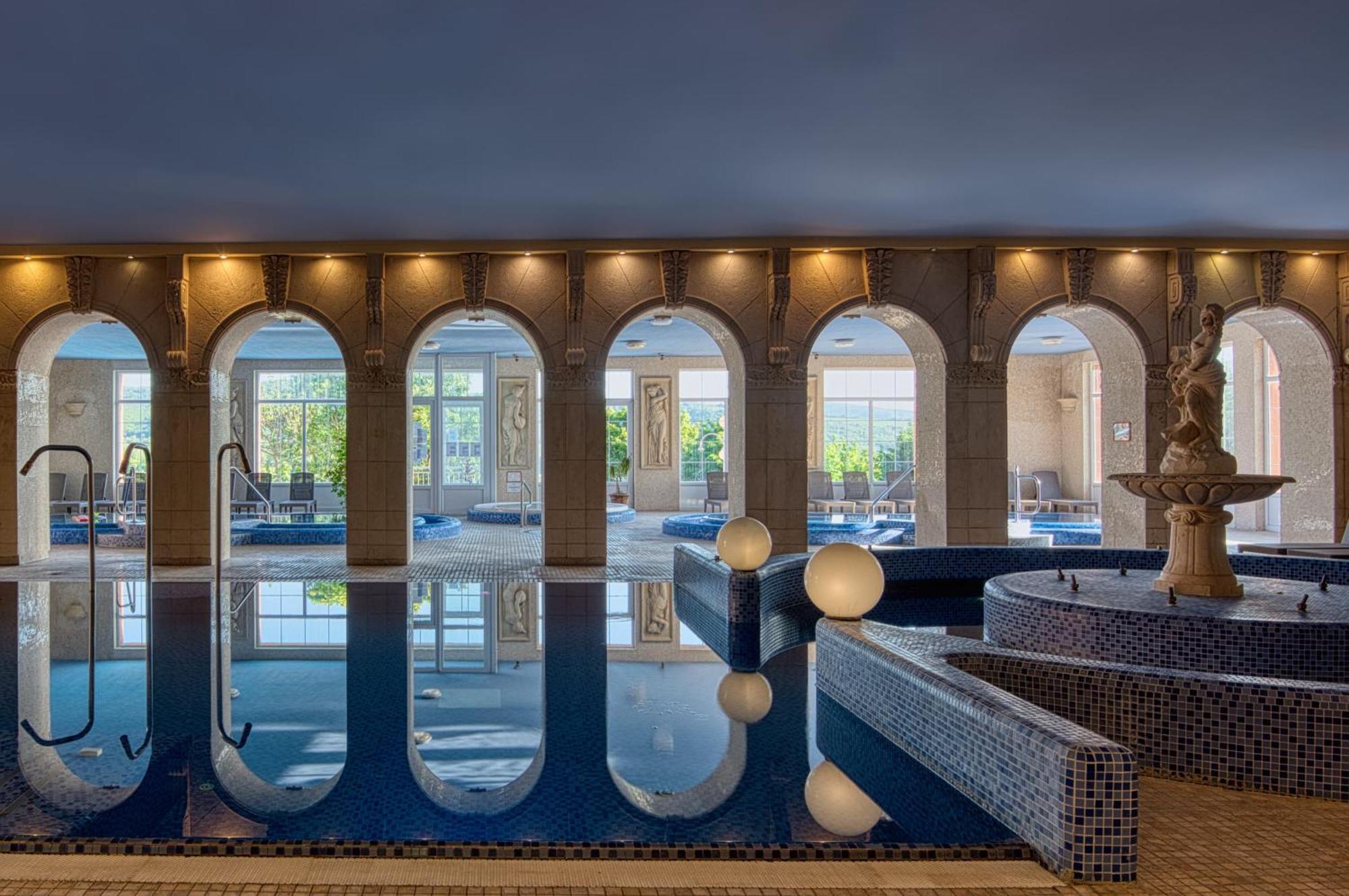 Hotel Bellevue Esztergom Luaran gambar