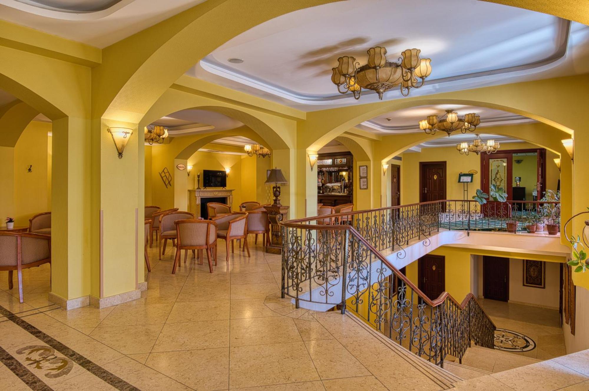 Hotel Bellevue Esztergom Luaran gambar