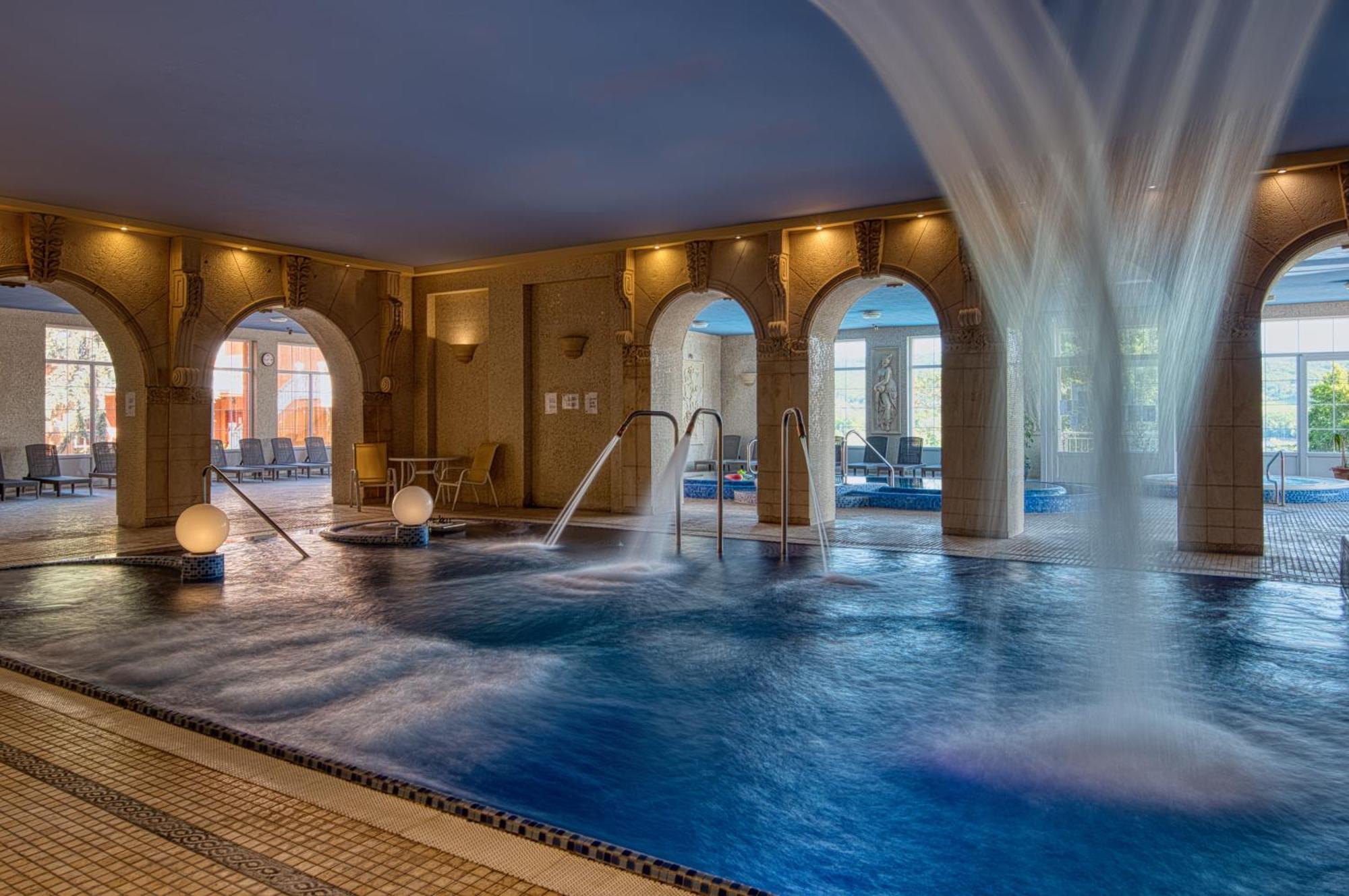 Hotel Bellevue Esztergom Luaran gambar