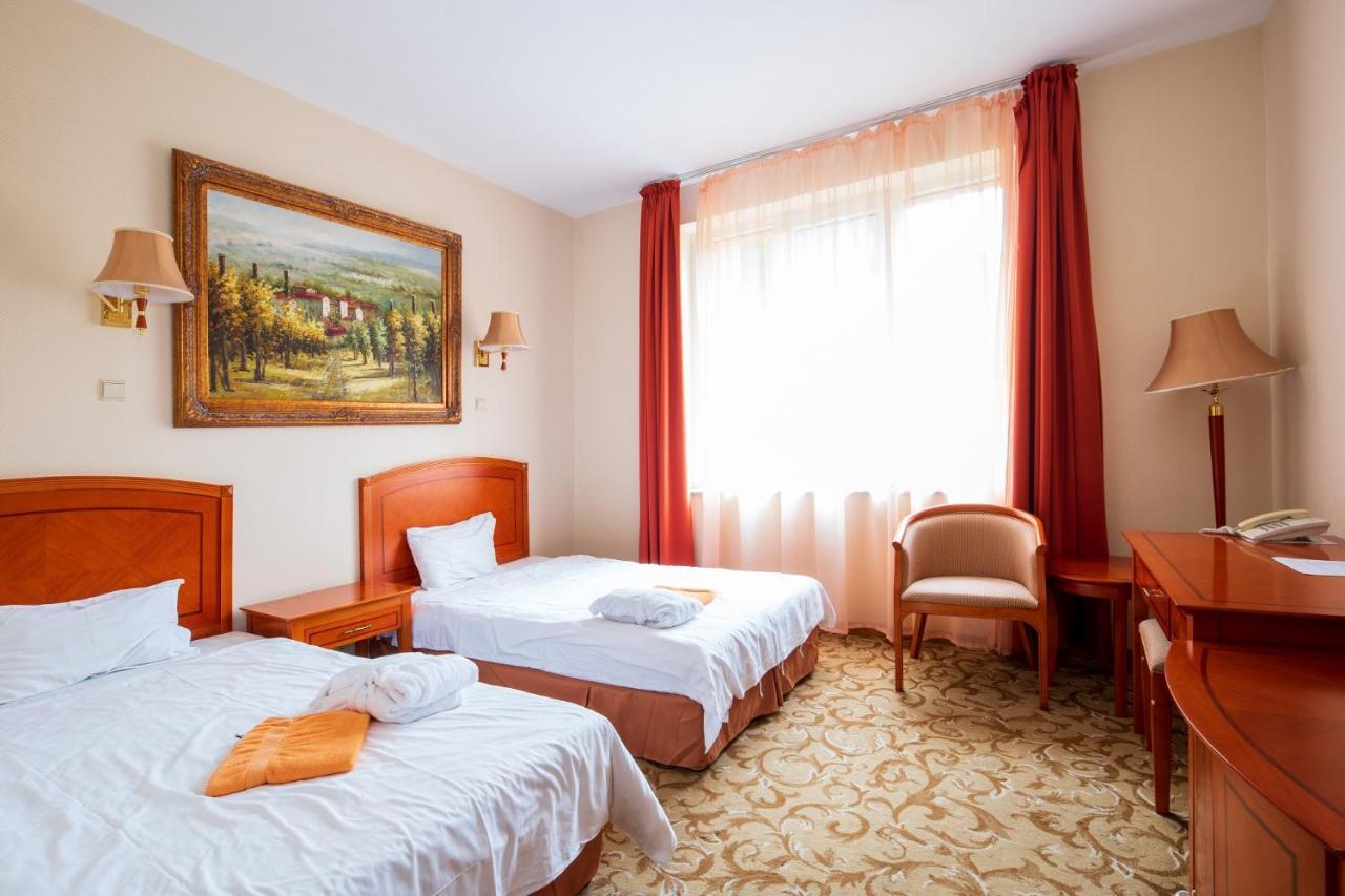 Hotel Bellevue Esztergom Luaran gambar