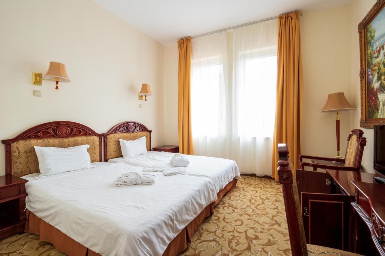 Hotel Bellevue Esztergom Luaran gambar