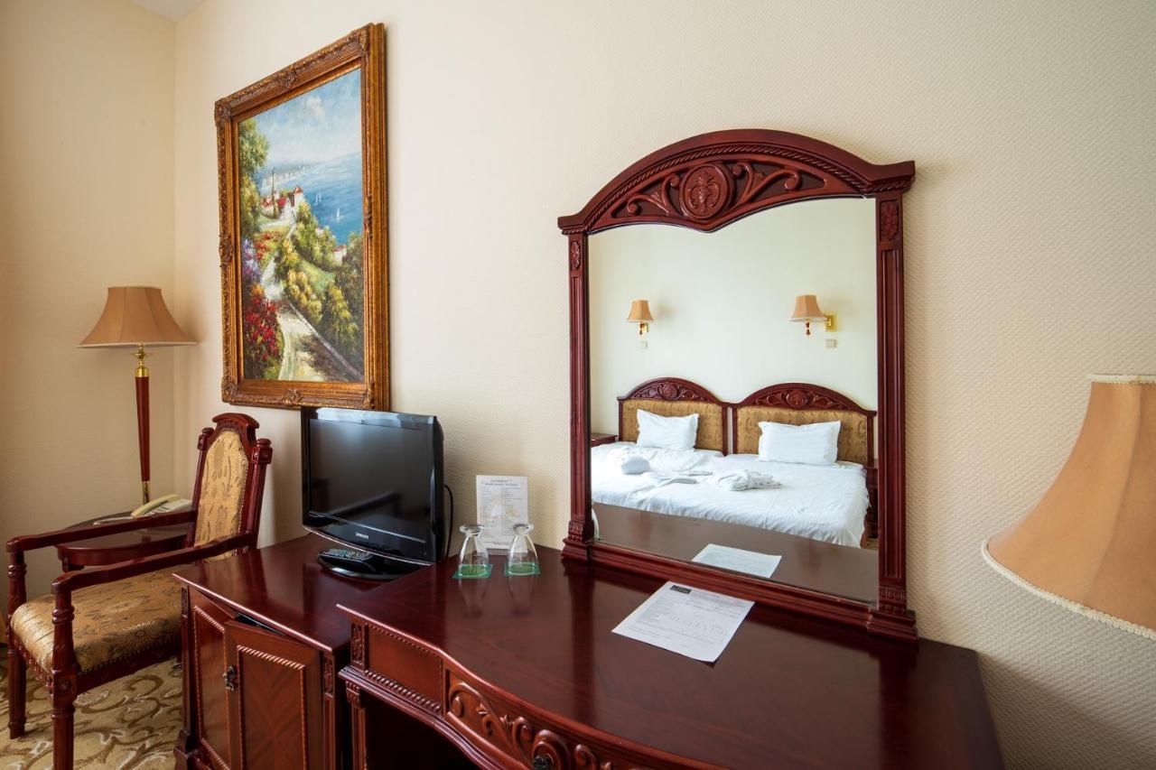 Hotel Bellevue Esztergom Luaran gambar